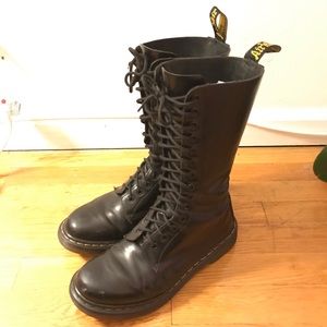 Dr. Martens 1B99 14-Eye Zip Boot